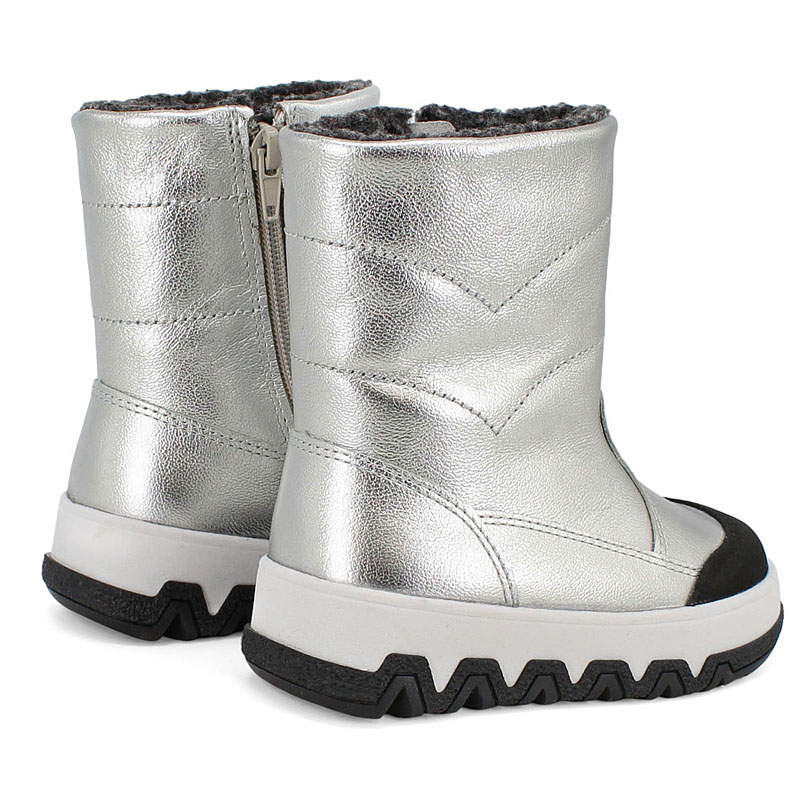 Сапожки малодетские, артикул 2105, цвет серебро купить в интернет-магазине Shoeslel с доставкой по России